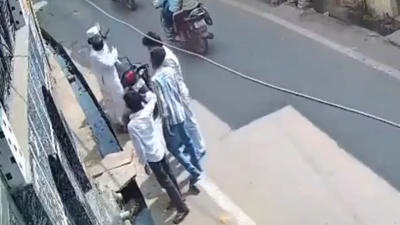 ‘Asked his name, then attacked’: Muzaffarnagar cleric assaulted on way to mosque, 5 named in FIR | Agra News